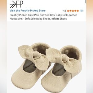 Freshly Picked Cream Knotted Bow Baby Moccasins